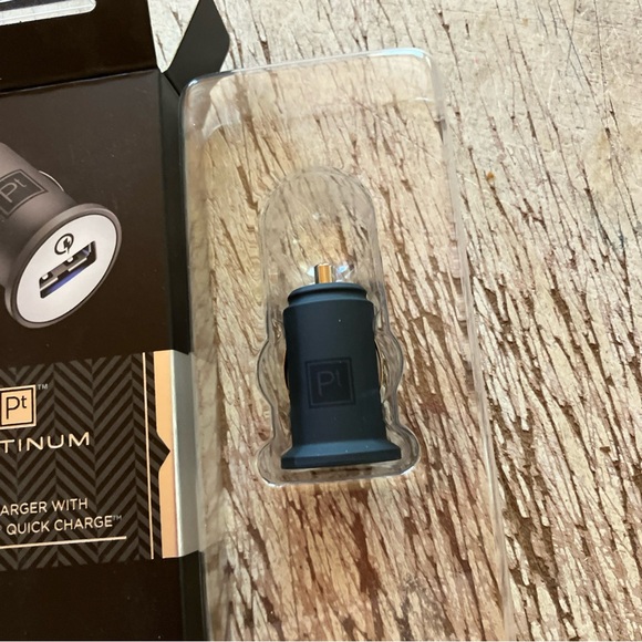 Car charger - Picture 6 of 8